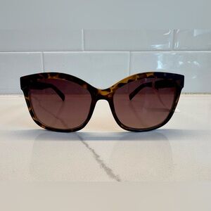 GUESS NWT Women's Sunglasses
